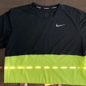 Mens nike drifit running shirt